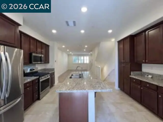 Townhouse for rent at 2762 Ferrara Cir, San Jose, CA featuring 2 beds and 3 baths