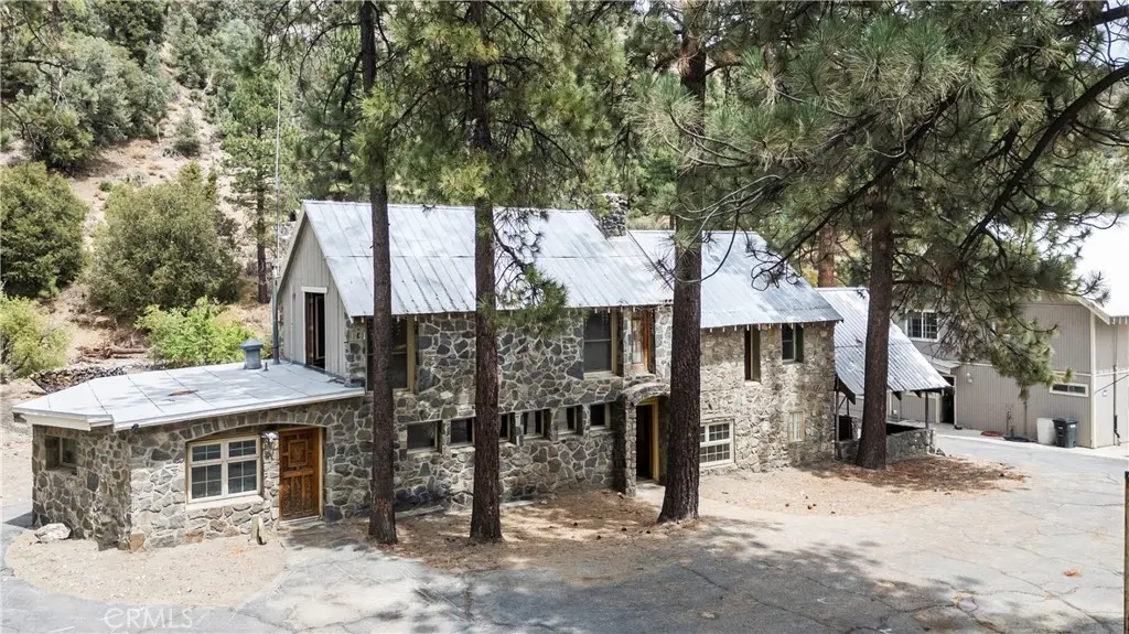 1576 State Highway 2, Wrightwood, CA — listing photo 1