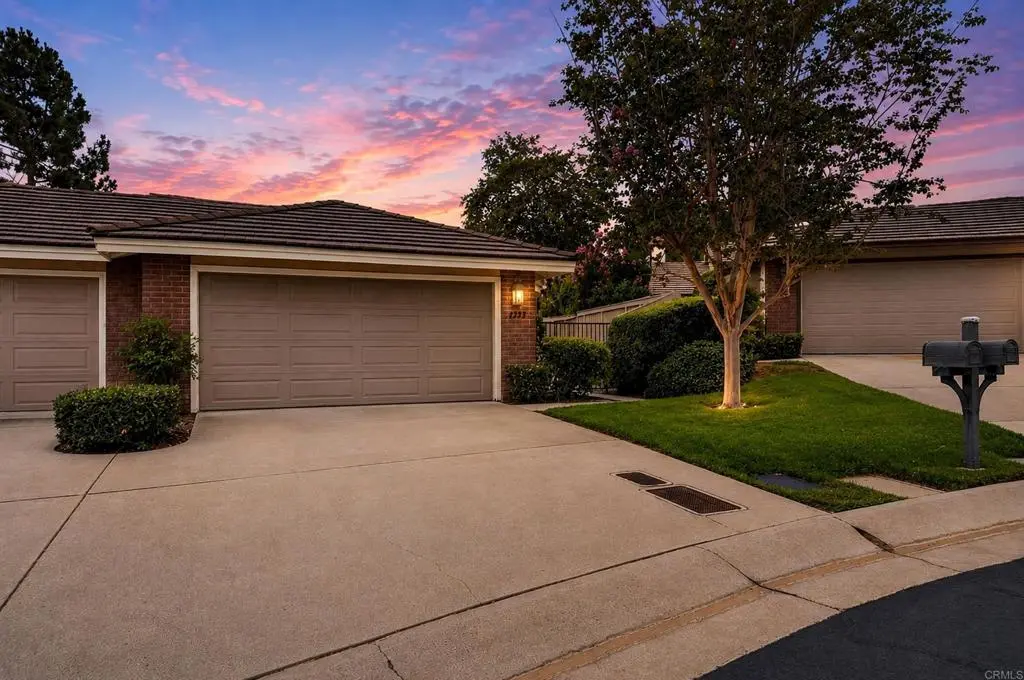 4233 Los Padres Drive, Fallbrook, CA — listing photo 1
