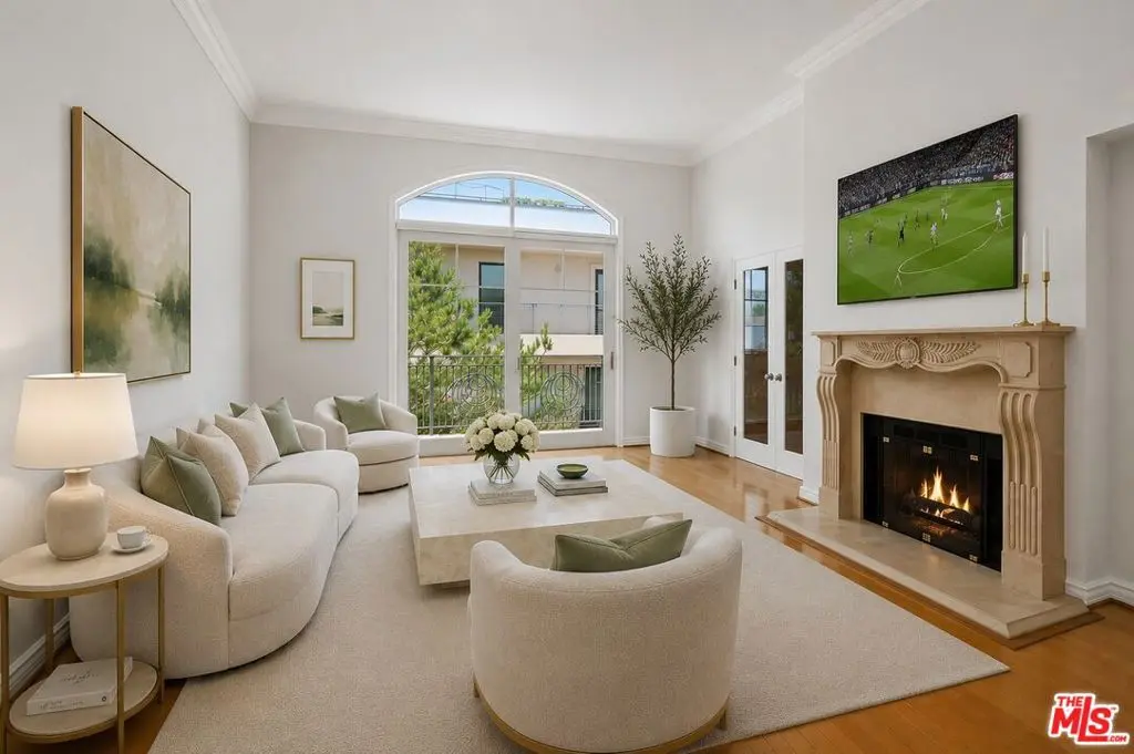 Condominium for rent at 430 N Oakhurst Drive PH406, Beverly Hills, CA featuring 3 beds and 3 baths