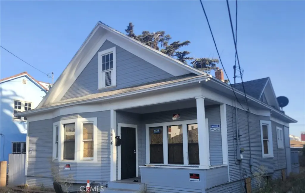 Single Family Residence for sale at 1614 W 35th, Los Angeles, CA featuring 3 beds and 1 bath