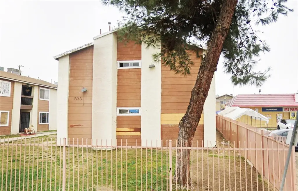 Quadruplex for sale at 1320 Flower Street, Bakersfield, CA