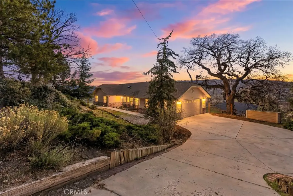 Single Family Residence for sale at 27100 Barkes, Tehachapi, CA featuring 3 beds and 3 baths