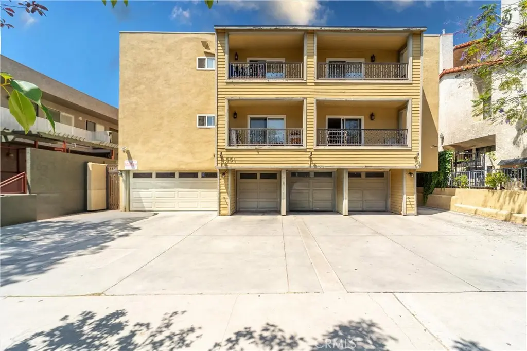 Condominium for sale at 551 W Stocker Street 3, Glendale, CA featuring 2 beds and 2 baths
