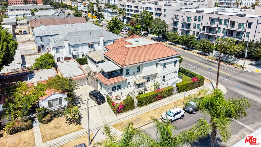 Residential Income for sale at 939 S Wilton Place, Los Angeles, CA featuring 12 beds and 10 baths