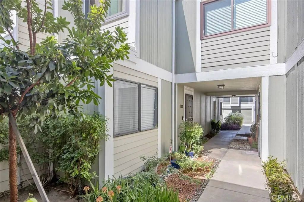 27068 Hidaway 7, Canyon Country, CA — listing photo 1