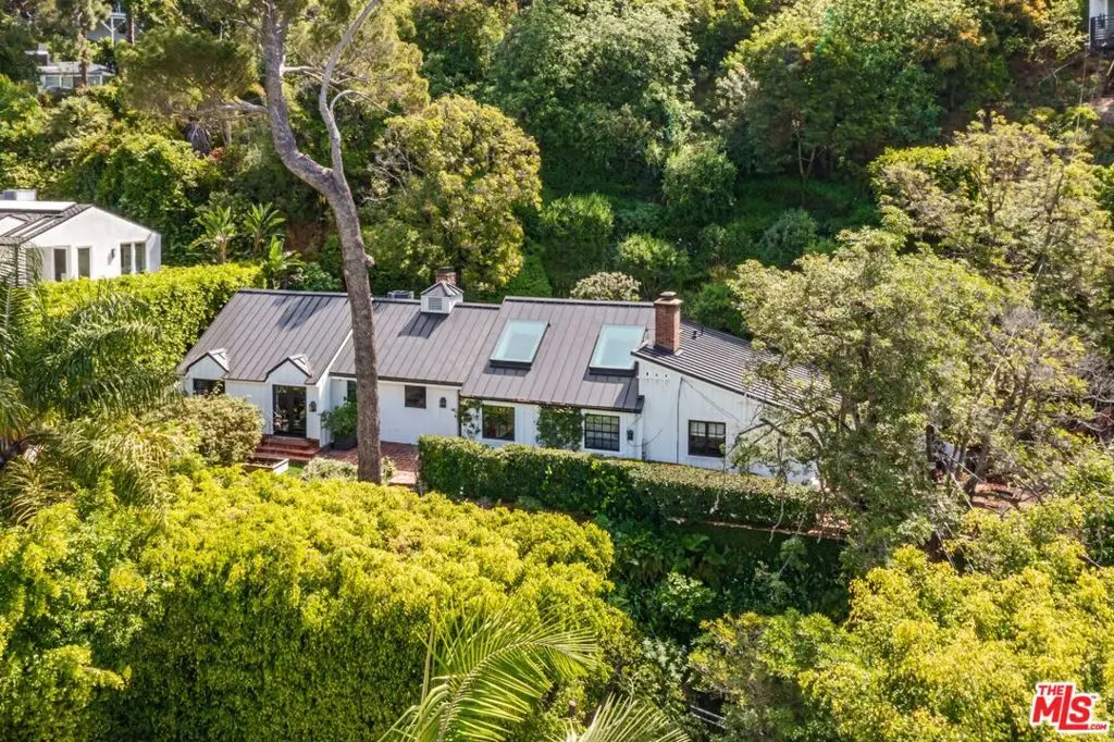 Single Family Residence for sale at 9151 Warbler Place, Los Angeles, CA featuring 3 beds and 2 baths