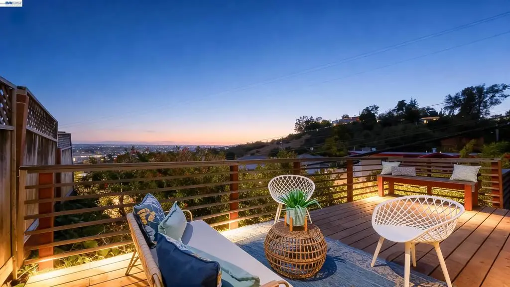 Single Family Residence for sale at 7301 Hillmont Dr, Oakland, CA featuring 3 beds and 2 baths
