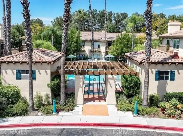 Condominium for sale at 10 Timbre, Rancho Santa Margarita, CA featuring 2 beds and 2 baths