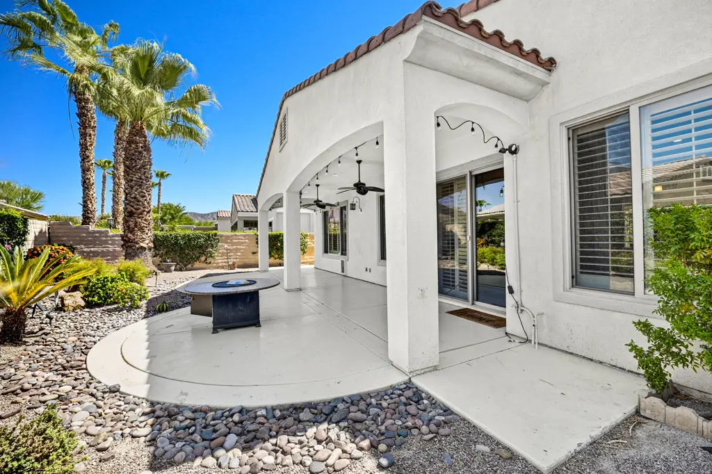 Single Family Residence for rent at 40139 Calle Mandrina, Indio, CA featuring 2 beds and 2 baths