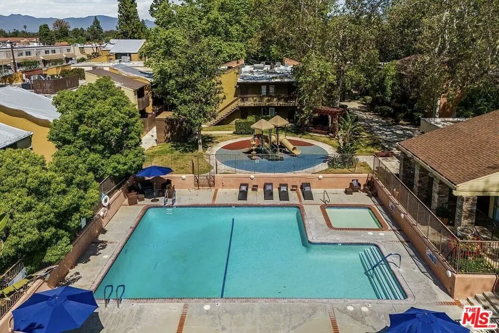 18350 Hatteras Street 278, Tarzana, CA — listing photo 1