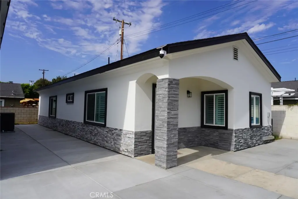 Residential Lease for rent at 148 S Lark Ellen, West Covina, Los Angeles County, CA featuring 2 beds and 2 baths