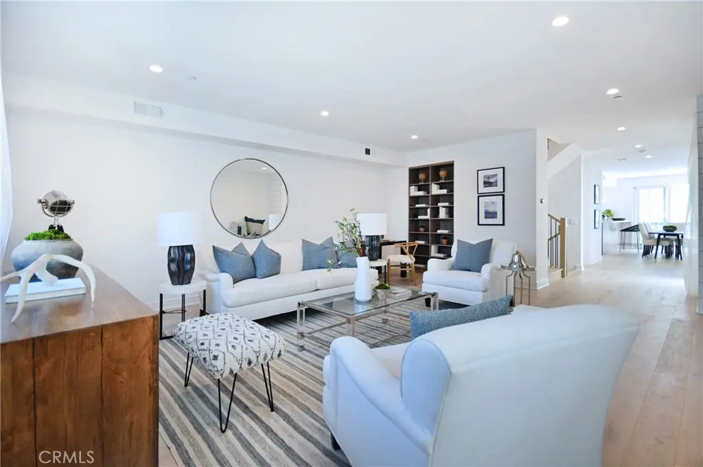 4641 Cahuenga Boulevard, Toluca Lake, CA — listing photo 1