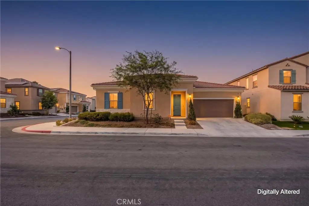493 N Pinewood, Rialto, CA — listing photo 1