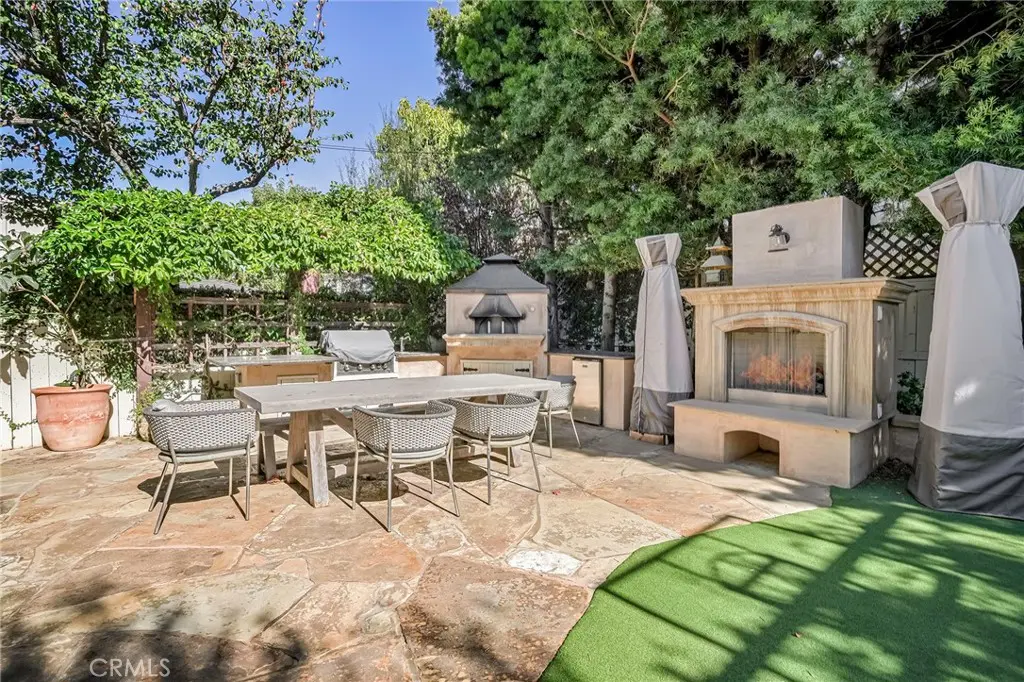 Residential Lease for rent at 2200 Walnut, Manhattan Beach, Los Angeles County, CA featuring 5 beds and 5 baths