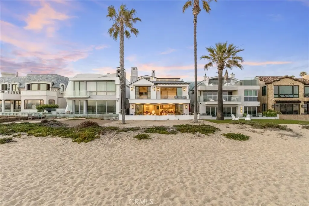 Residential Lease for rent at 2148 E Oceanfront, Newport Beach, Orange County, CA featuring 5 beds and 5 baths