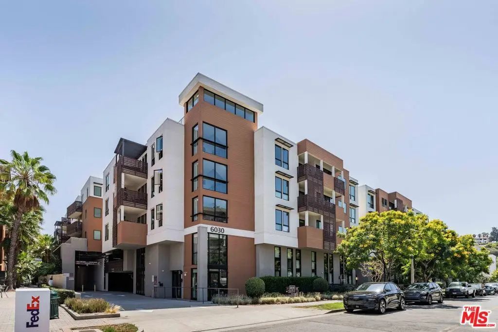 Residential Lease for rent at 6030 Seabluff Drive 510, Los Angeles, Los Angeles County, CA featuring 2 beds and 2 baths