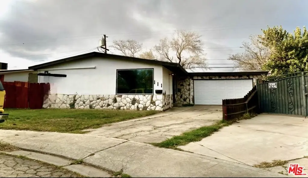 Single Family Residence for sale at 111 W 23 Rd Street, Tracy, CA featuring 3 beds and 2 baths