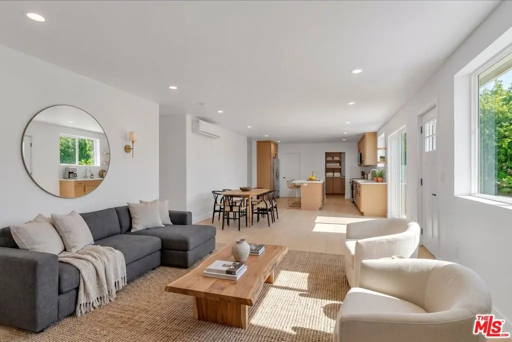Apartment for rent at 6913 Encino Avenue 1/2 Upper, Los Angeles, CA featuring 3 beds and 2 baths