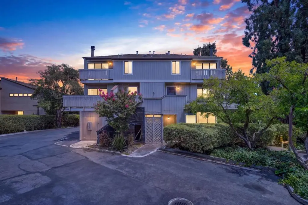 Condominium for sale at 131 Union Avenue H, Campbell, CA featuring 2 beds and 2 baths