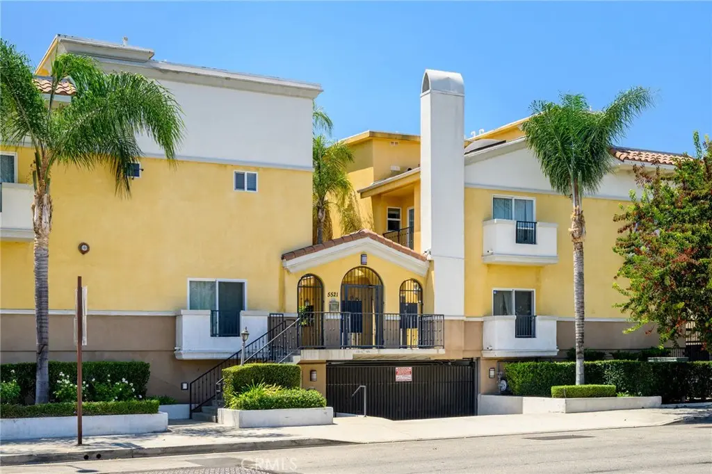 5521 Kester Avenue 23, Sherman Oaks, CA — listing photo 1