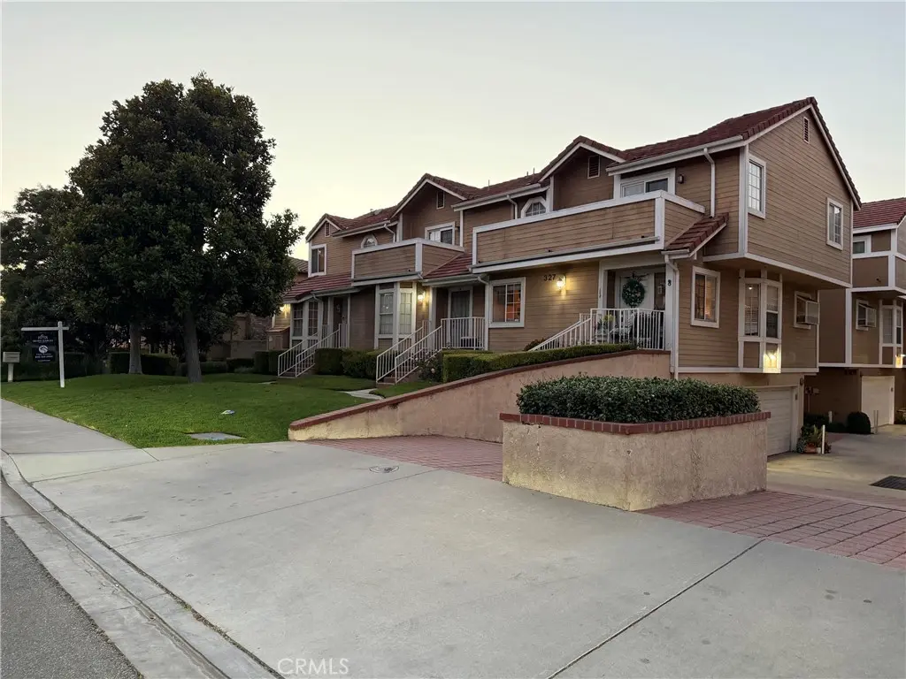 Residential Lease for rent at 329 Genoa Street D, Monrovia, Los Angeles County, CA featuring 2 beds and 2 baths
