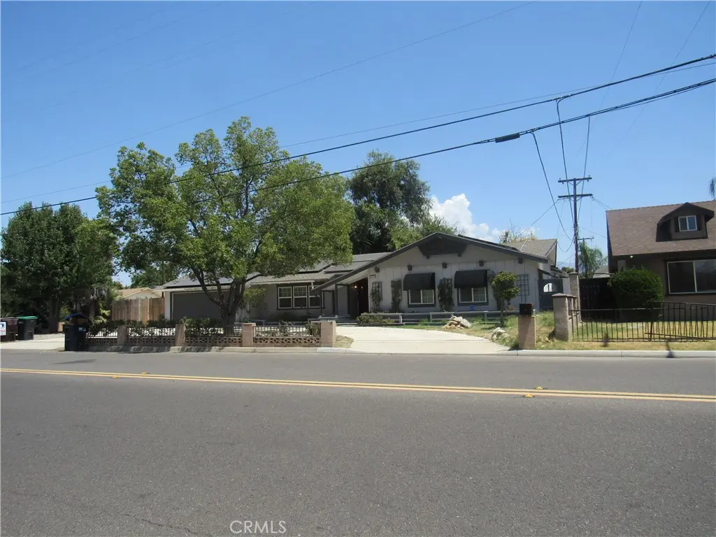 Single Family Residence for sale at 26700 Girard Street, Hemet, CA featuring 3 beds and 2 baths