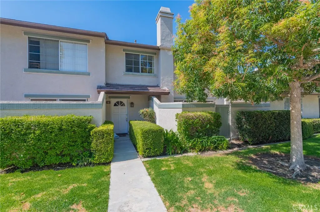 Condominium for sale at 107 Oxford 34, Irvine, CA featuring 2 beds and 3 baths