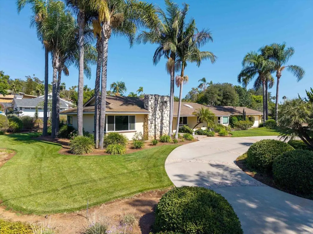 2125 Walnut Lane, Vista, CA — listing photo 1