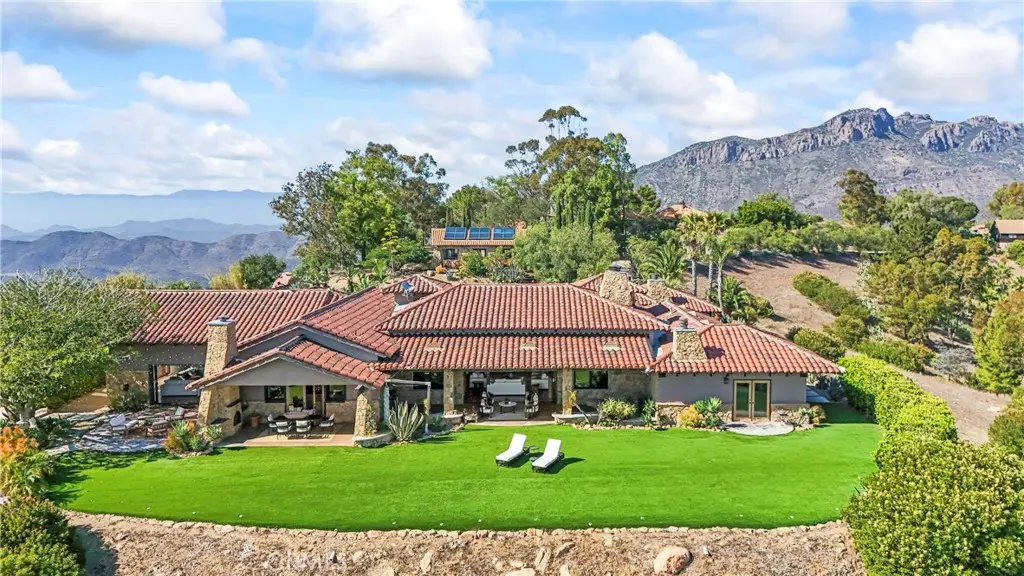 10936 Pacific View, Malibu, CA — listing photo 1