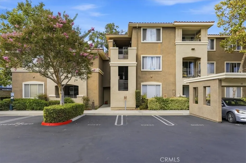 Condominium for sale at 22681 Oakgrove 426, Aliso Viejo, CA featuring 2 beds and 2 baths