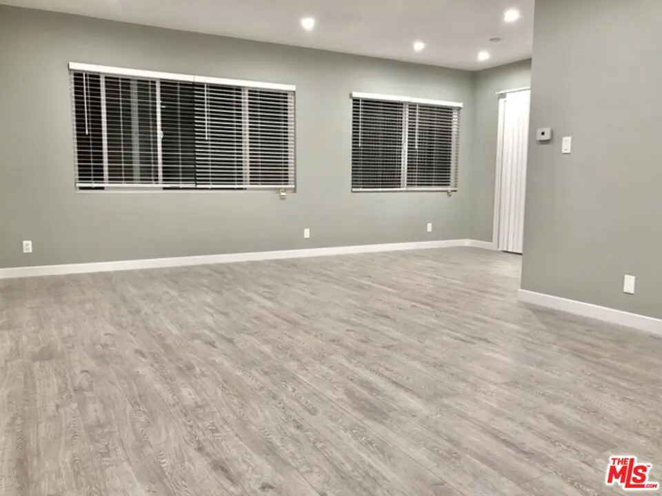 Residential Lease for rent at 815 S Sherbourne Drive 3, Los Angeles, Los Angeles County, CA featuring 2 beds and 1 bath
