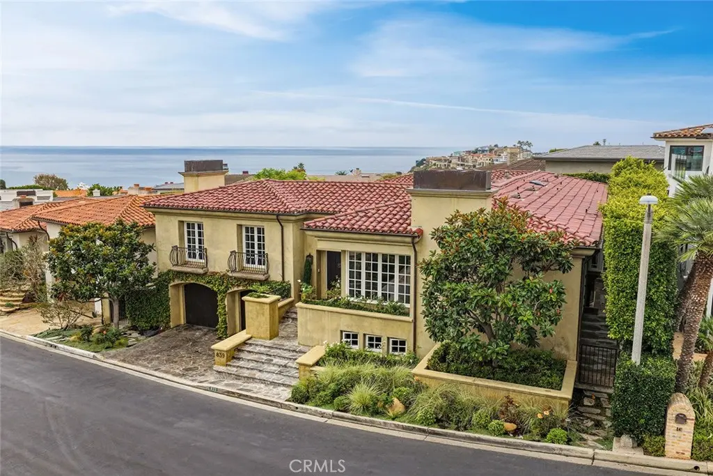 Single Family Residence for rent at 839 Emerald Bay, Laguna Beach, CA featuring 5 beds and 5 baths