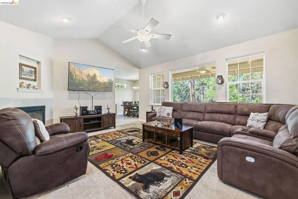 24230 N Oxbow Ln, Sonora, CA — listing photo 1