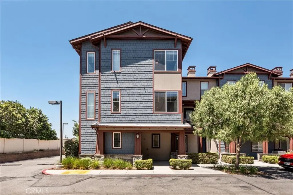 709 S Azusa Avenue M, Azusa, CA — listing photo 1