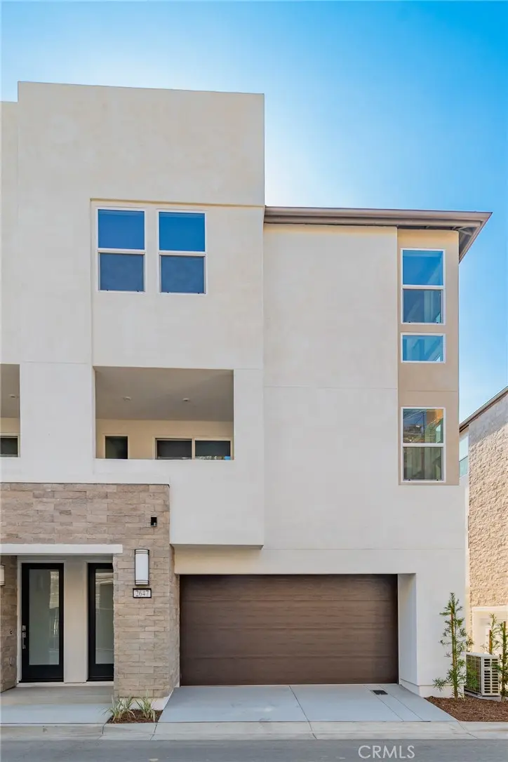 Townhouse for sale at 2647 Everly Dr, San Diego, CA featuring 3 beds and 3 baths
