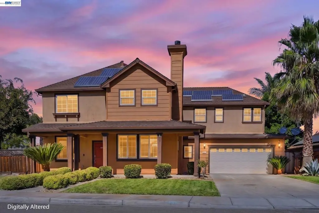 Single Family Residence for sale at 1647 Green Springs Ct, Tracy, CA featuring 4 beds and 3 baths