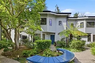 Townhouse for rent at 623 Middle Avenue, Menlo Park, CA featuring 2 beds and 3 baths