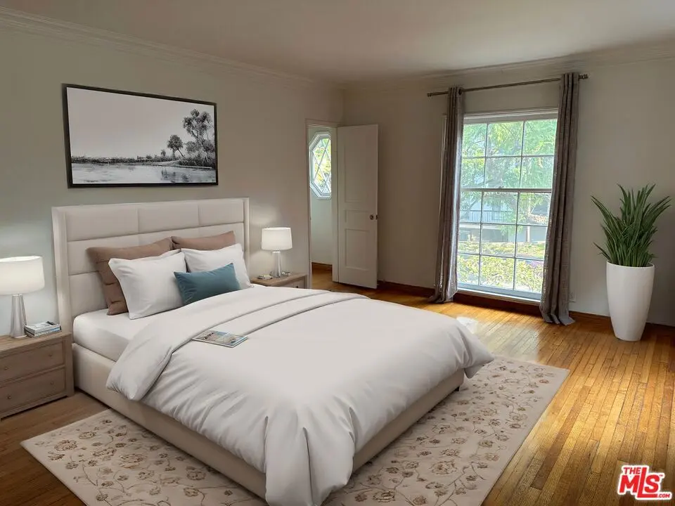 Residential Lease for rent at 325 PALM Drive E, Beverly Hills, Los Angeles County, CA featuring 1 bed and 1 bath