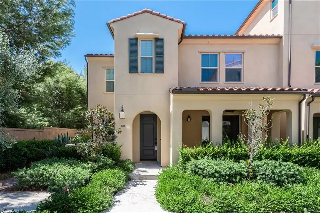 Residential Lease for rent at 256 Borrego, Irvine, Orange County, CA featuring 3 beds and 3 baths