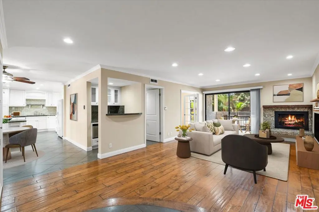 Condominium for sale at 12321 Ocean Park Boulevard 2, Los Angeles, CA featuring 1 bed and 1 bath