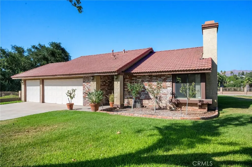 Single Family Residence for sale at 6304 Glen Aire Avenue, Riverside, CA featuring 3 beds and 2 baths