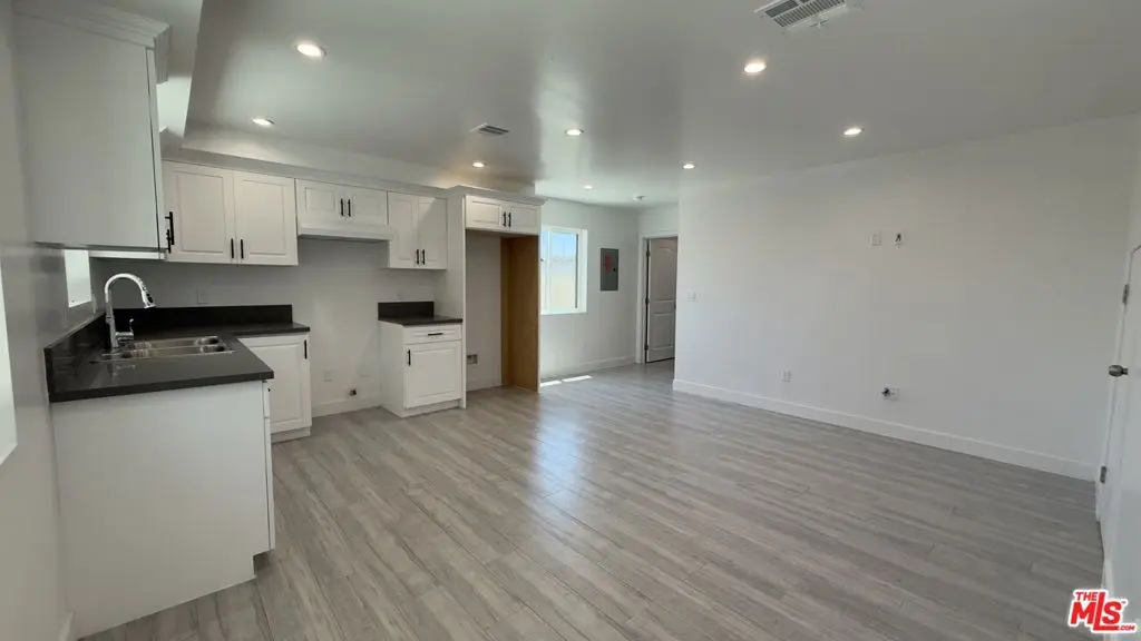Residential Lease for rent at 9011 Holmes Avenue B, Los Angeles, Los Angeles County, CA featuring 3 beds and 3 baths