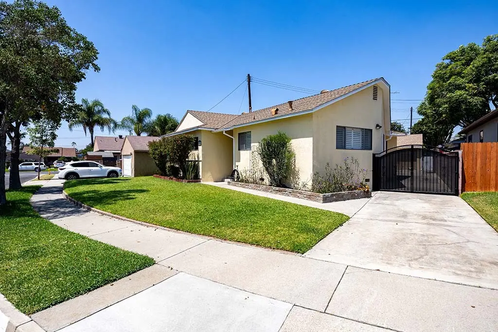 Single Family Residence for sale at 9321 Sideview, Downey, CA featuring 4 beds and 2 baths