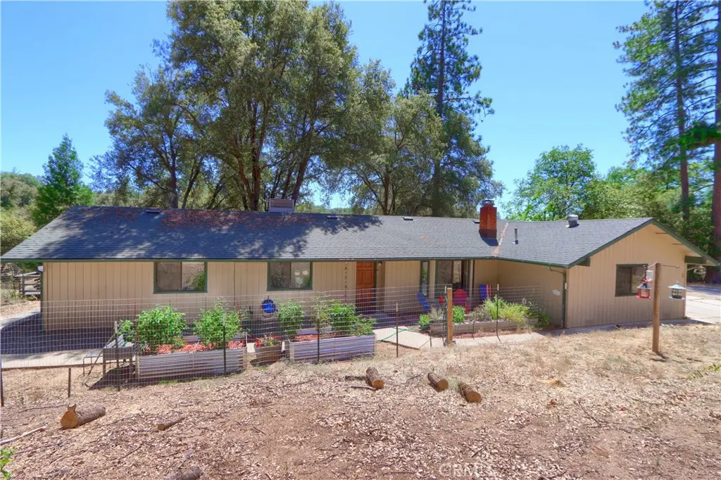Single Family Residence for sale at 4965 Moss Creek Lane, Mariposa, CA featuring 3 beds and 2 baths