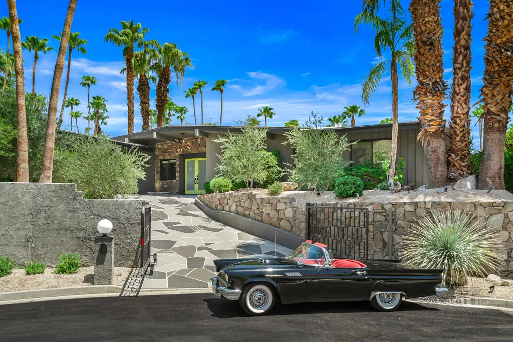 1010 W Friar Court, Palm Springs, CA — listing photo 1