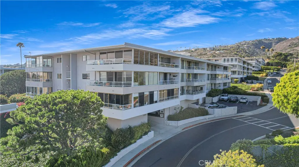 Residential Lease for rent at 32735 Seagate Drive 108, Rancho Palos Verdes, Los Angeles County, CA featuring 2 beds and 2 baths