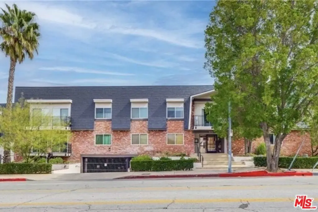 5252 COLDWATER CANYON Avenue 207, Van Nuys, CA — listing photo 1