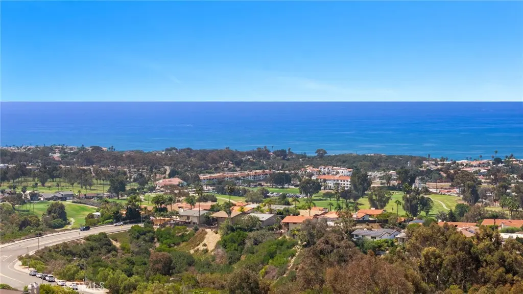 Single Family Residence for sale at 306 Via Colibri, San Clemente, CA featuring 2 beds and 2 baths