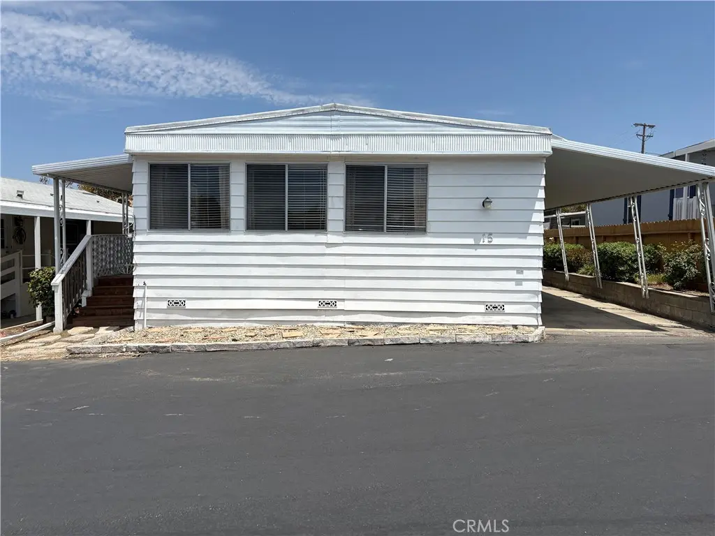718 Sycamore Avenue 15, Vista, CA — listing photo 1
